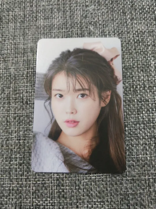 コンビニ IU [The Present I] PHOTO CARD SET トレカセットの通販 by