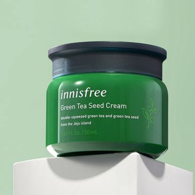 ของแท้ 100% มั่นใจได้ค่ะ Innisfree Green Tea Seed Cream 50 ml. ครีมเนื้อนุ่มที่อุดมไปด้วยความชุ่มชื้น ช่วยเติมน้ำให้กับผิวที่แห้ง เพื่อให้ผิวอ่อนนุ่มและมีสุขภาพดีด้วยประสิทธิภาพของชาเขียวบิวตี้กรีนที