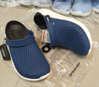 Crocs LiteRide Clog รองเท้าคร็อคส์รุ่นฮิตได้ทั้งชายหญิงรองเท้าแตะ Crocs ผลิตจากยางอย่างดีนิ่มเบาไม่ลื่นใส่สะอาดเท้า