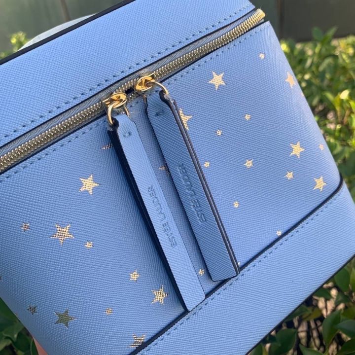 estee-lauder-sky-blue-bag-กระเป๋า-estee-สีฟ้าสุดหรู-สกรีนลายดาว-พร้อมกระจกในตัวด้านใน