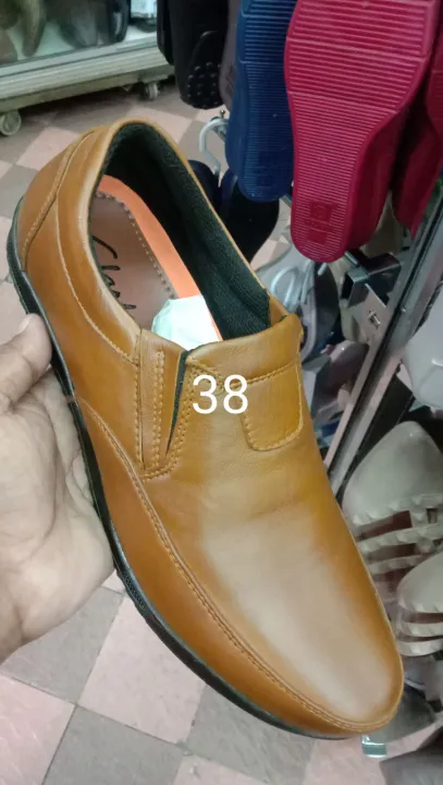 Sepatu Clarks kulit kualitas eksport Made in Indonesia ready size 38-43 pembayaran sesudah barang diterima | Lazada Indonesia
