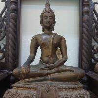 ?พระบูชาปางชนะมาร เนื้อทองเหลืองผิวแห้ง ด้านหน้าหล่อตราสัญญาลักษณ์กาญจนภิเษกครบรอบ 50 ปี ฐานสูงศิลปะสวย
สูง 9.5 นิ้ว หน้าตัก 4.5 นิ้ว ฐานล่าง 7 นิ้ว ราคาเบาๆๆค่ะ