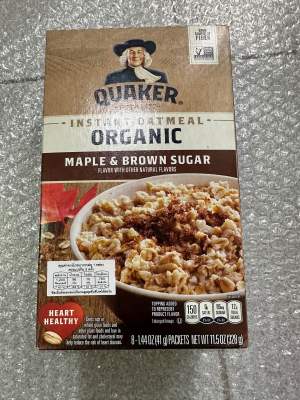 QUAKER Organic Instant Oatmeal Maple &amp; Brown Sugar เควกเกอร์ ออแกนิก โอ็ต มีล รสเมเปิ้ล บราวน์ชูการ์ 328g.