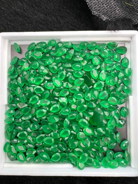 lab-jade-oval-shape-8x10-mm-2-pieces-2-เม็ด-ยกเขียว-พลอย-สังเคราะห์-สี-เขียวหยก-พม่า-synthetic-jade-burma-green
