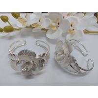 กำไลข้อมือเงินแท้ 95% เงินทำมือ
Bangle Sterling Silver 95%
Hand Made Silver