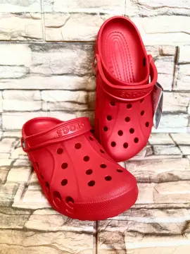 Bright on sale red crocs