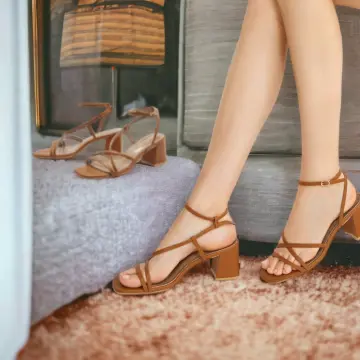 How To Wear Brown Heeled Sandals 2023