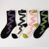 ? ถุงเท้า หวีผ้าฝ้าย แฟชั่นแนวสปอร์ต พร้อมส่ง cotton 100% long socks（ใหม่1004）