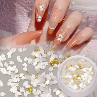 🌸กลิตเตอร์ซากุระ ดอกซากุระ กลิตเตอร์แต่งเล็บ ของแต่งเล็บน่ารักๆ แต่งเล็บสไตล์เกาหลี Sakura(さくら) Flower Nail Glitter Sequins With Gold Beads