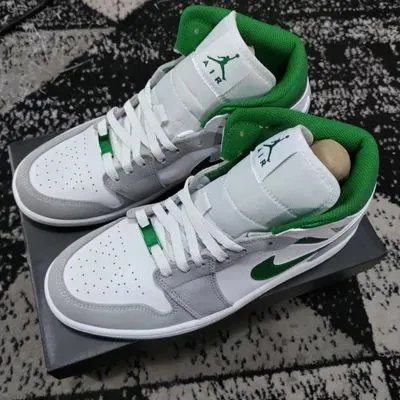 green nike shoes air jordan