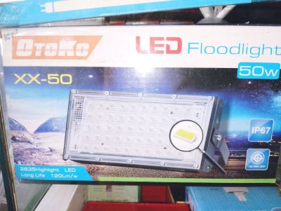 OtoKo LED Floodlight ไฟสปอตไลท์ LED กันน้ำ 50ดวงขนาด 50W  4500ลูเมน  พร้อมปลั๊กไฟ แสงสีขาว (6500K) มอก.TIS.1955-2551