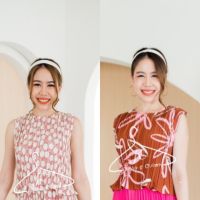 Jubbie &amp; Chrissie : เสื้อครอปพลีทแขนกุด ลายดอก รุ่น raining flower collection (อก Freesize 32-50 นิ้ว ยาว 17 นิ้ว)