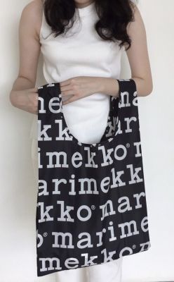 กระเป๋าผ้าร่มพับได้ Marimekko Smartbag - ลายโลโก้ ของแท้ 100% YOU.NIKKO  มีป้ายแท๊ก ส่งฟรี (ถุงผ้า,กระเป๋าผ้าสะพายข้าง,มาริเมกโกะ,ถุงผ้าลดโลกร้อน)
