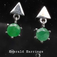 ต่างหู มรกต Emerald พลอยแท้ ทรงกลม ขนาด 5 มม.ตัวเรือนเงิน 925 ชุบทองคำขาว แบบแป้นเสียบ