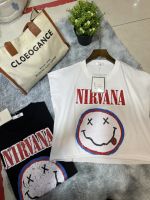 เสื้อยืด เสื้อยืดไหล่ล้ำกึ่งครอปลายวง NIRVANA