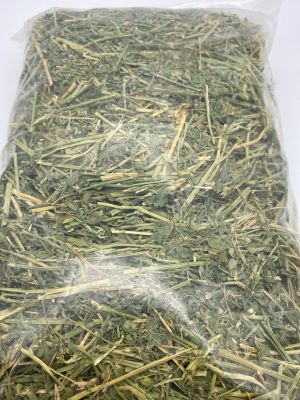 หญ้าอัลฟาฟ่า ก้านใบ เขียวหอม ราคา 190 บาท ขนาด 1 กิโลกรัม สินค้าพร้อมส่งครับ