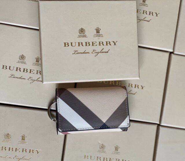 VÍ MÓC KHÓA BURBERRY FULL BOX 