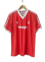 เสื้อบอลย้อนยุค Nottingham forest 1982