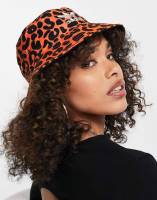 จี๊ดจ๊าดเข็ดฟันกันไปเลย?? 
adidas Originals Rich Mnisi reversible bucket hat in animal print