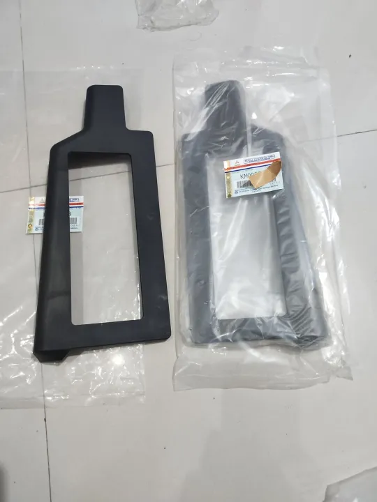 Garnis foglam Lis list lampu bemper fuso FM 517 Orsinil asli Mitsubishi ...