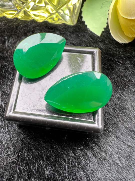lab-jade-oval-shape-12x16-mm-2-pieces-2-เม็ด-พลอย-สังเคราะห์-เขียวหยก-พม่า-synthetic-jade-burma-green-2-เม็ด