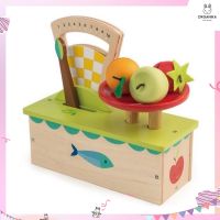 ตาชั่งน้ำหนักของเล่นไม้สุดคิวท์รุ่น Weighing Scale จากแบรนด์ Tender Leaf Toys