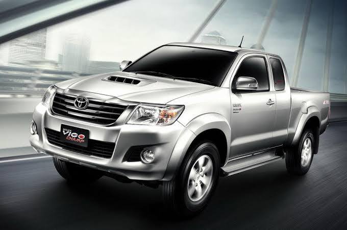 ปากกาแต้มสีรถ-ปากกาแต้มสีรถยนต์-สีบรอนซ์เงินวีโก้-auto-paint-pen-for-toyota-hilux-vego