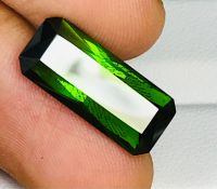 6.16cts cts ทัวร์มาลีนสีเขียวธรรมชาติ 17.7x7.8x5.7mm มรกตตัด 6.16cts cts natural green tourmaline 17.7x7.8x5.7mm emerald cut