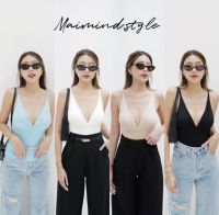 Maimind.style - Intuon top เสื้อสายเดี่ยวเว้าอกคอวี สวยมาก สายเดี่ยวสีพื้นรัดรูป สุดเซ็กซี่ แมตช์กับกางเกงยีนส์คู่ใจตัวเดียวจบ