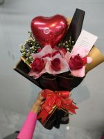 Rose flower bouquet with love balloon for girlfriend