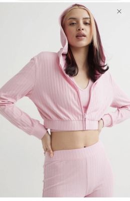 Sale‼️H&M Hoodie sweatshirt เสื้อฮู้ดทรงคร้อป สีชมพู ผ้าร่อง