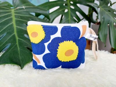 กระเป๋าใส่เหรียญ ใส่บัตร มีซิป ลายMarimekko สีน้ำเงิน-เหลือง ขนาด11*10cm.