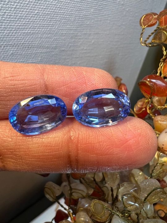 royal-blue-topaz-13-กะรัต-carats-10x15-มิลลิเมตรmm-2-เม็ด-สี-บลูโทพาส-พลอย-blue-topaz-culture-stone