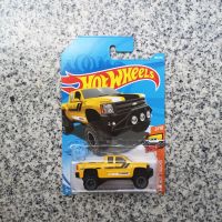 รถเหล็ก Hotwheels Chevy Silverado Off Road เหลือง