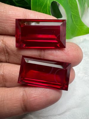 ทับทิม พม่าเทียม 80 กะรัต(CARATS) พลอย ขนาด 15x 25 มิล ( MM)2 Pcs( 2 เม็ด) LAB MADE RED RUBY BURMA COLOR