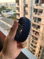 สายข้อมือ เชือกถัก Paracord 550 สีน้ำเงินดำกร๊บล็อคมีนกหวีด