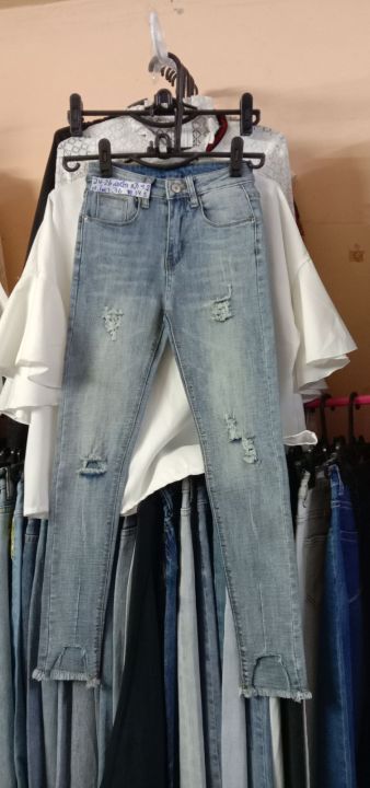 กางเกงยีนส์มือสอง-ขนาดเอว-24-26ผ้ายืด-รายละเอียดเพิ่มเติมได้ที่สติ๊กเกอร์-ลงของเพิ่มทุกวันคะล