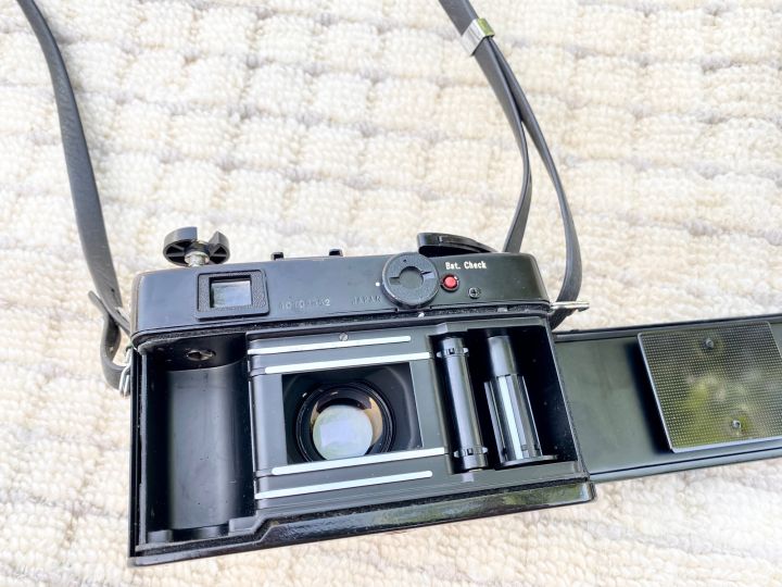 กล้องฟิล์ม-yashica-electro35-ccn-เล็กเบาใช้งานง่าย