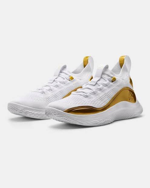 UA CURRY FLOW 8 WHITE GOLD BASKETBALL 