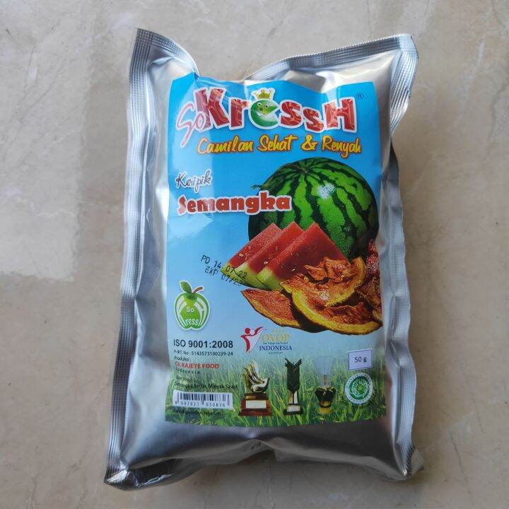 Keripik Kripik Semangka Sokressh Camilan Cemilan Khas Malang 50 Gram