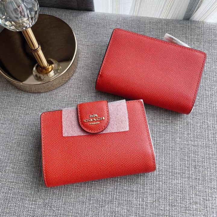 ของแท้-100-กระเป๋าสตางค์ใบสั้น-สีส้มแบบกระดุม-medium-corner-zip-wallet-coach-c6390