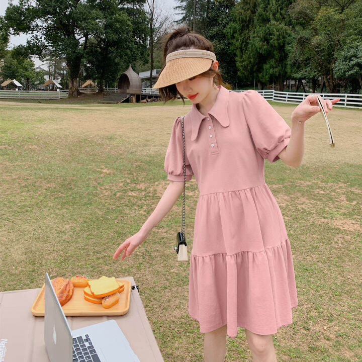 ชุดเดรสคอปกโปโลสีชมพูสำหรับสาวๆเดรสรักแรกสวยหวานสไตล์เกาหลีลดอายุสำหรับคนตัวเล็กแบบใหม่ฤดูร้อนปี2023