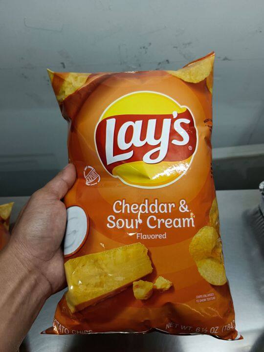 LAYS CHEEDAR AND SOUR CREAM Flavored 184.2g | Lazada PH