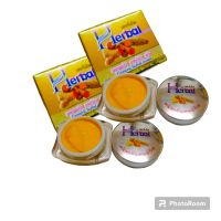 (2 กล่อง) Herbal curcumin cream 5g สูตรดั้งเดิม  กล่องสีเหลือง เฮอร์เบิล ครีมขมิ้น ครีมสมุนไพร ขมิ้นเกรดเอ ขมิ้นเฮิร์บ ครีมบำรุงผิวหน้า ทากลางคืน ของแท้