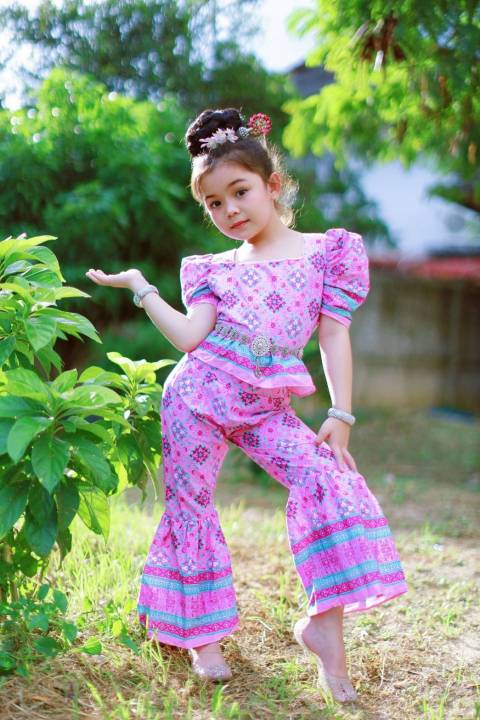 ing-ชุดไทยประยุกต์-เสื้อแขนพอง-กางเกงขาบาน-ชุดไทยเด็ก