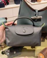 ?Longchamp  Pouch with handle จุของได้เยอะ