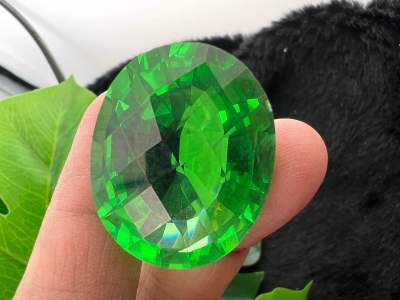 มรกต เอมเมอรัล Green Emerald very fine lab MADE 24X24 มม mm..73 กะรัต 1เม็ด carats รูปไข่ (พลอยสั่งเคราะเนื้อแข็ง)