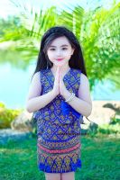 ชุดไทยเด็กผู้หญิง ชุดไทยประยุกต์ สีน้ำเงิน ลายไทย เสื้อแขนกุด กระโปรงสั้น