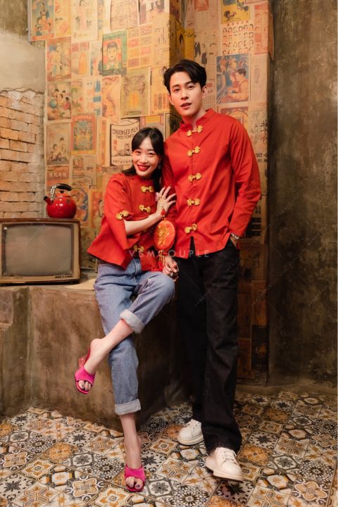 vsm-couple-4666-ชุดคู่รัก-ชุดกี่เพ้า-ชุดคู่กี่เพ้า-เสื้อกี่เพ้า-เสื้อคู่รัก-ชุดสีแดง-ชุดตรุษจีน-ชุดถ่ายพรีเวดดิ้ง