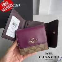 กระเป๋าสตางค์ 3พับ Coach Small Trifold Wallet